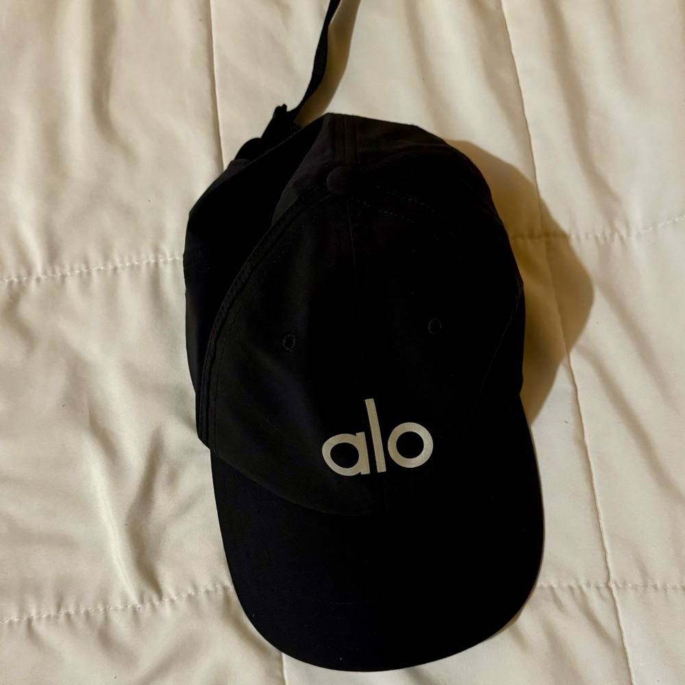 alo one size black cap 🖤
